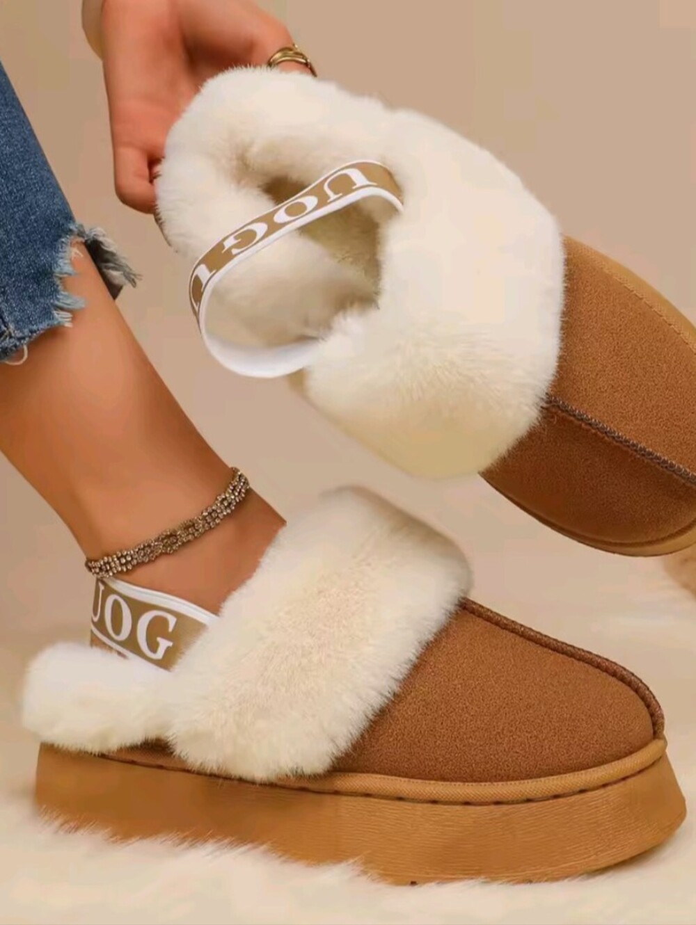 Women's Fashion Fluffy Platform Winter Slippers